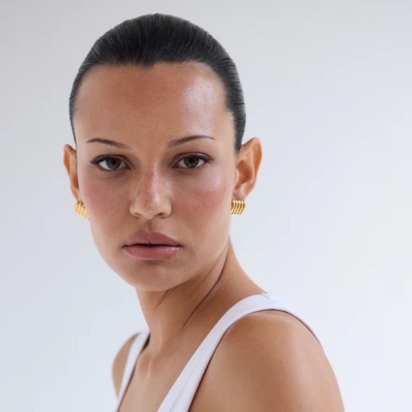 Heaven Mayhem CLEMMIE EARRINGS in gold - Picture 5 of 7